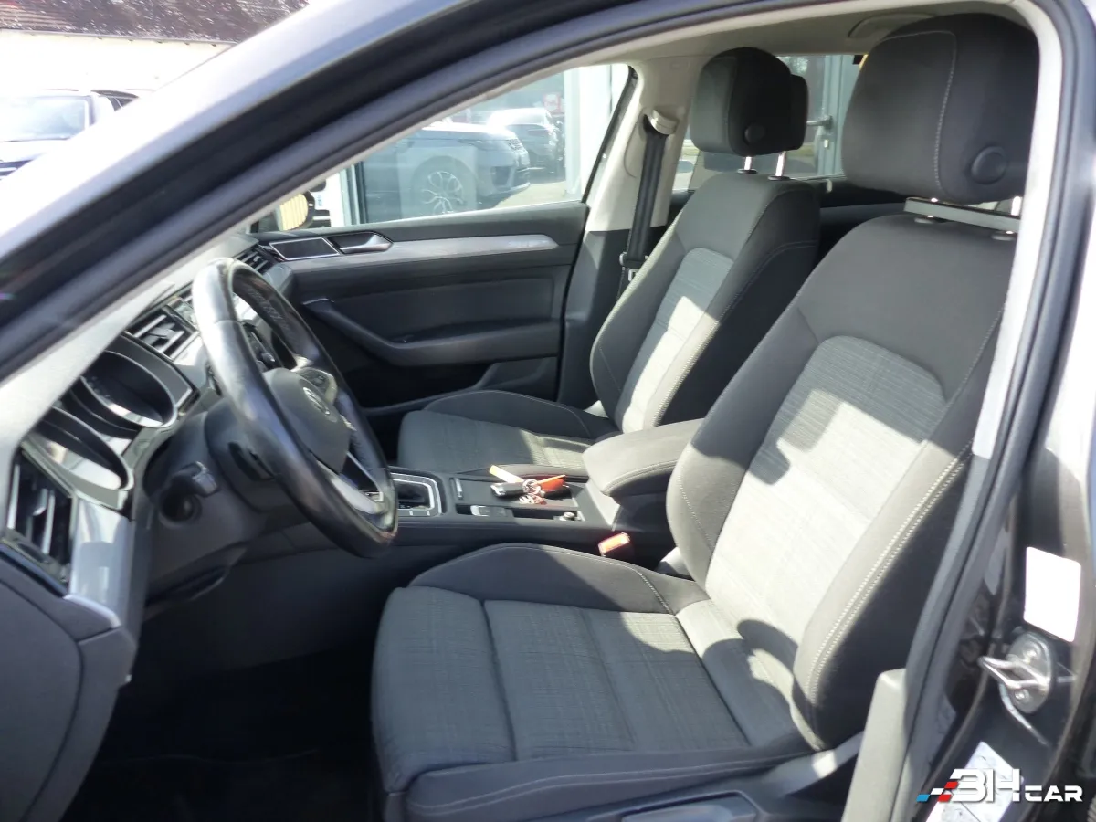Volkswagen Passat - photo 11