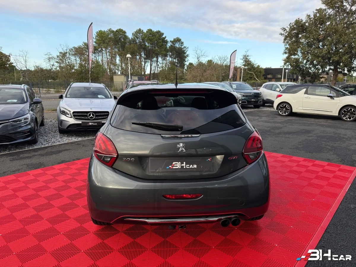 Peugeot 208 - photo 5
