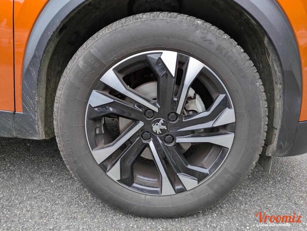 Peugeot 2008 GENERATION-I 1.5 BLUEHDI 100 ALLURE