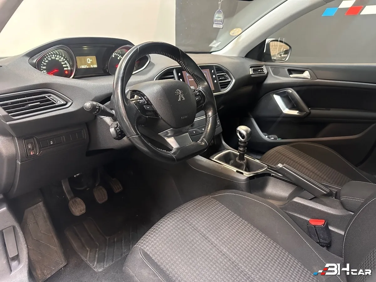 Peugeot 308 - photo 3