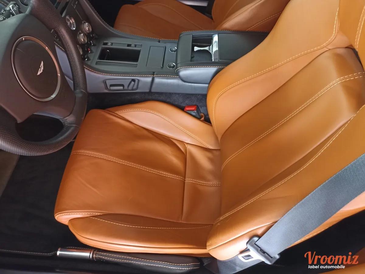 Aston Martin V8 Vantage 