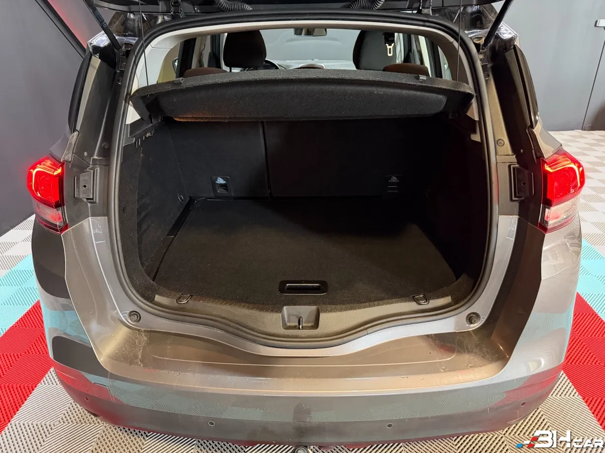 Renault Scenic - photo 27