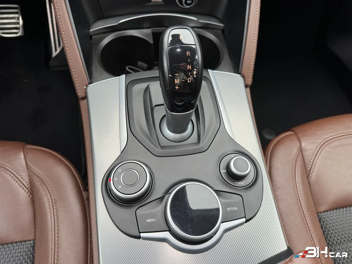Alfa Romeo Stelvio - photo 28