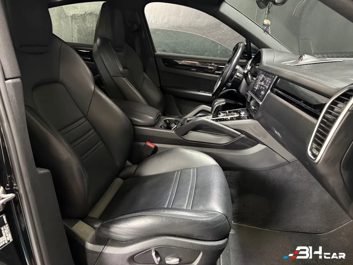 Porsche Cayenne - photo 14