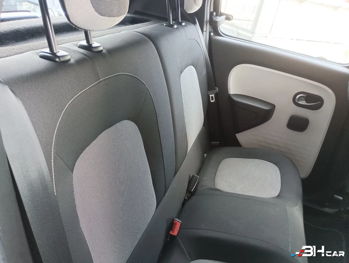 Renault Twingo - photo 22