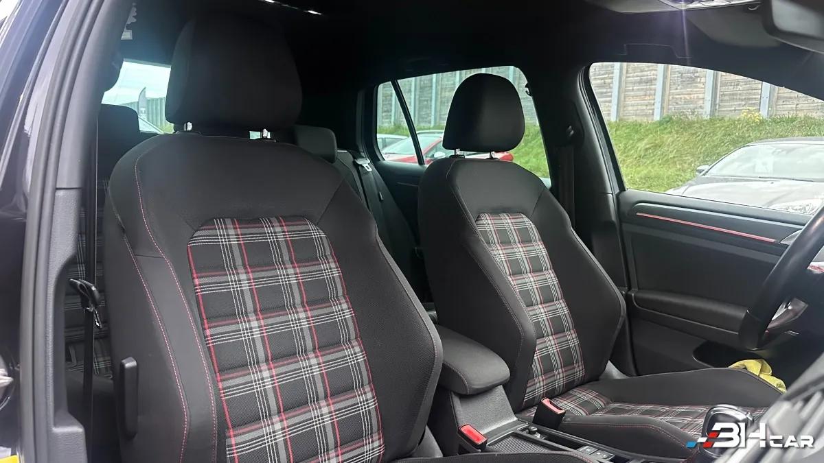 Aperçu indisponible de Volkswagen Golf