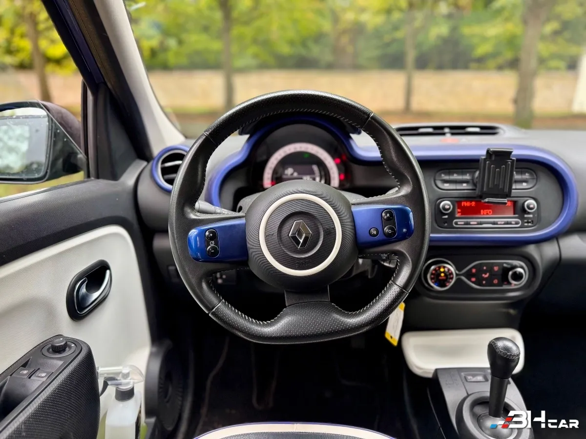Renault Twingo - photo 11