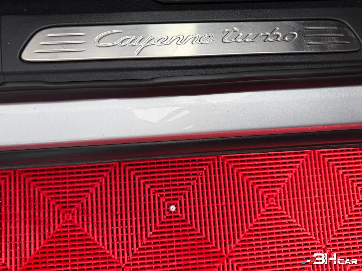 Porsche Cayenne - photo 27