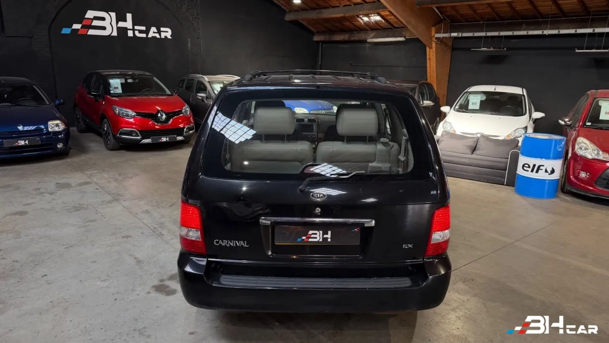Kia Carnival - photo 10
