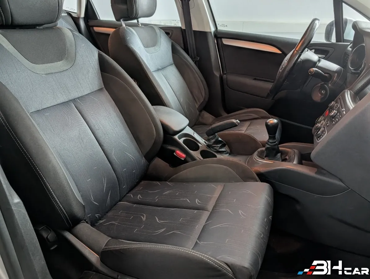 Citroen C4 - photo 9