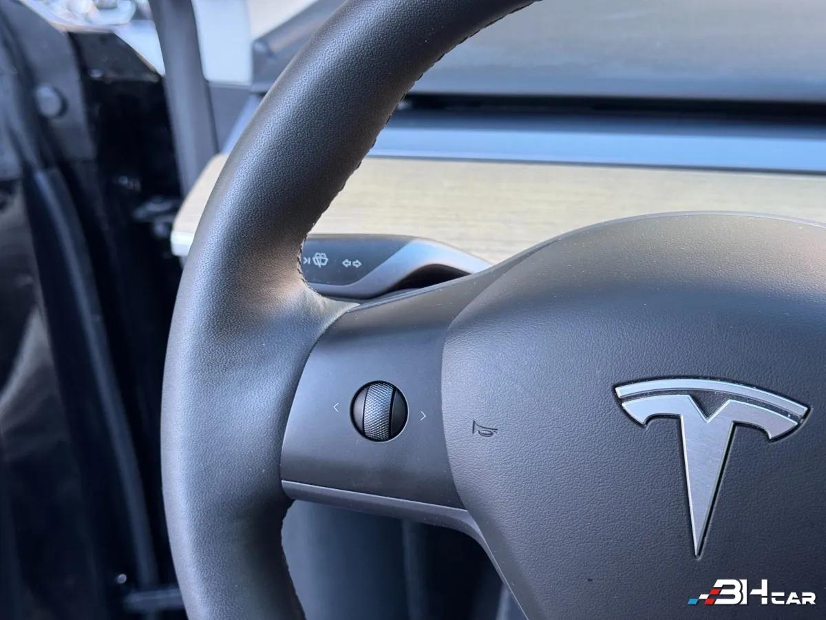 Aperçu indisponible de Tesla Model-y