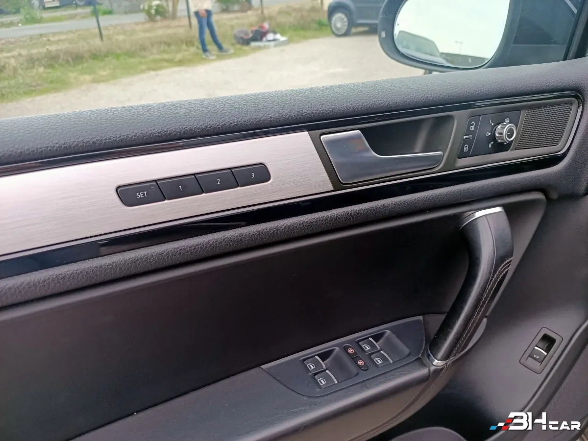 Volkswagen Touareg - photo 20