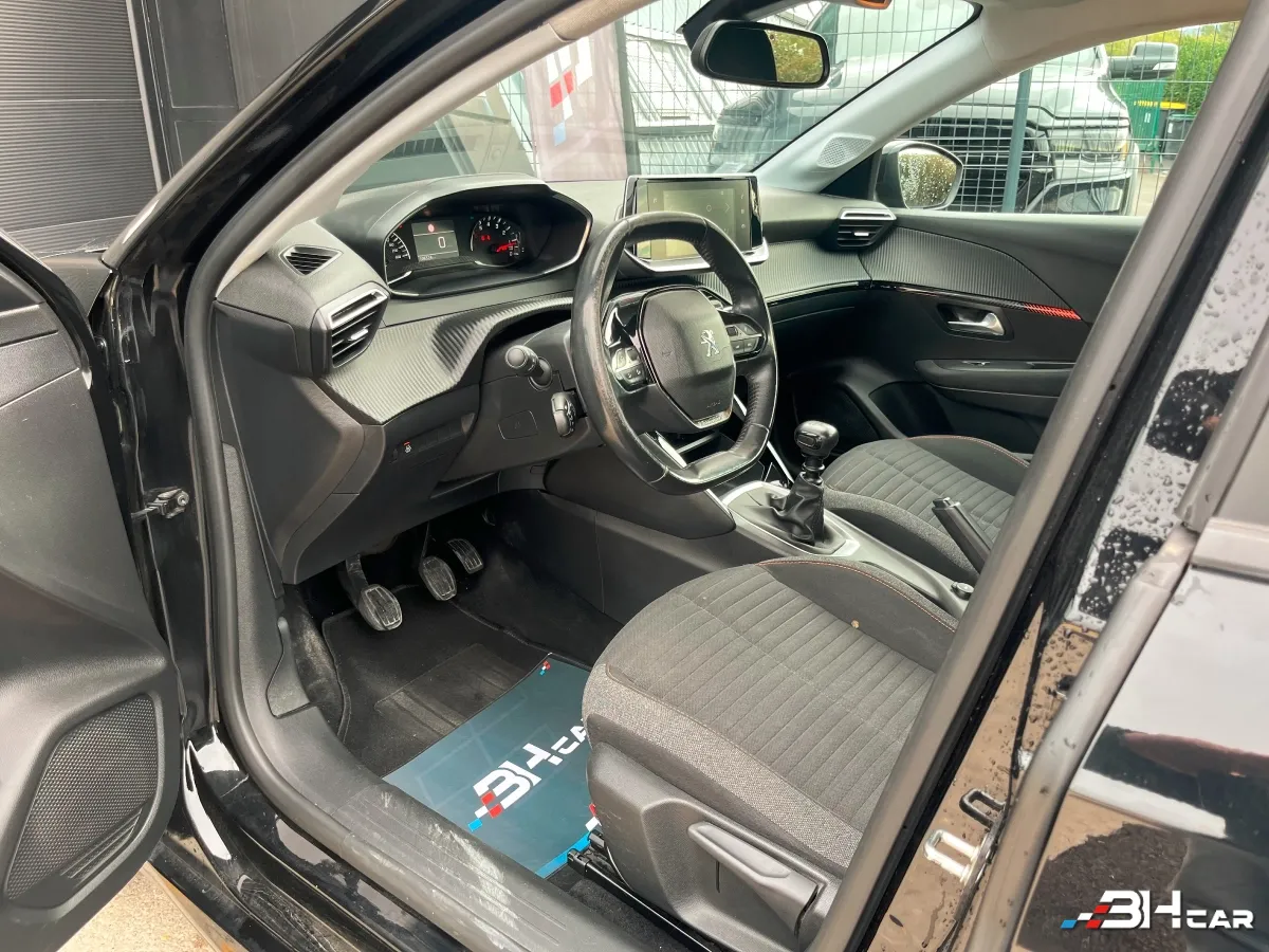 Peugeot 208 - photo 10