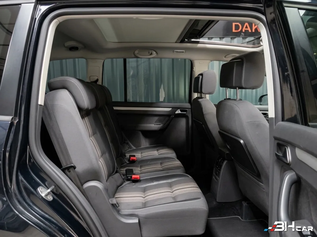 Volkswagen Touran - photo 9