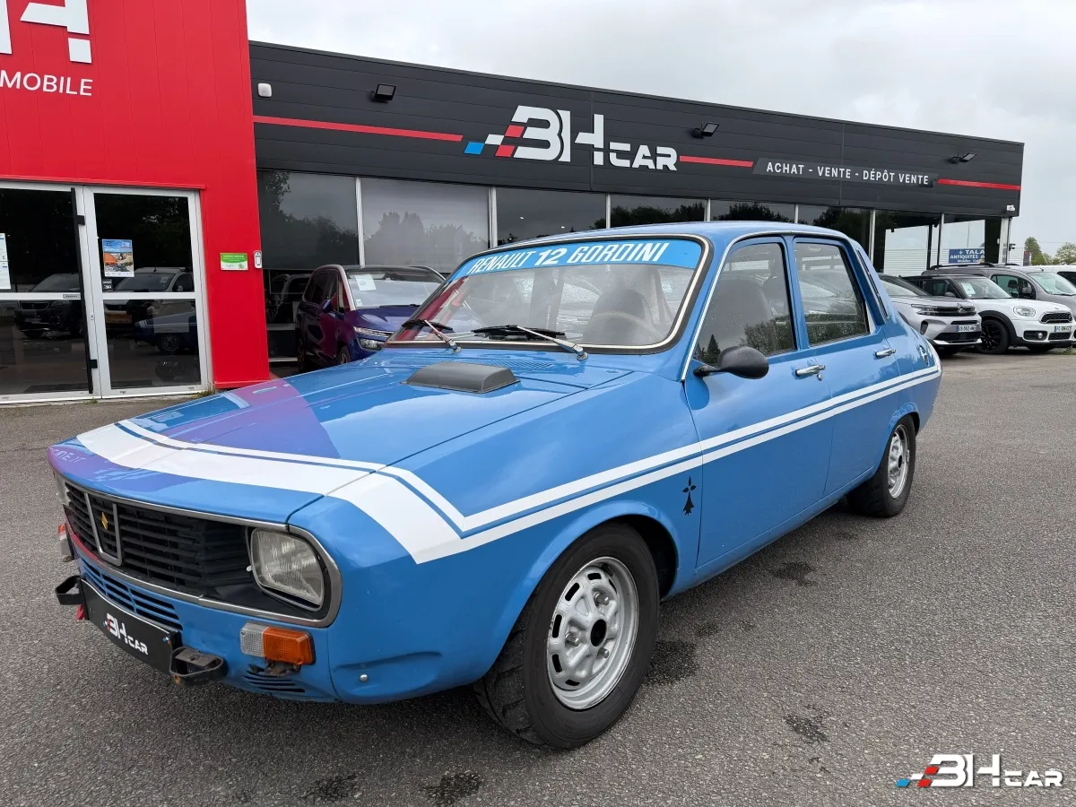 RENAULT 12