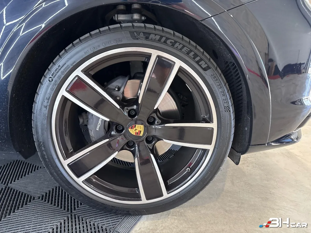 Porsche Cayenne - photo 21