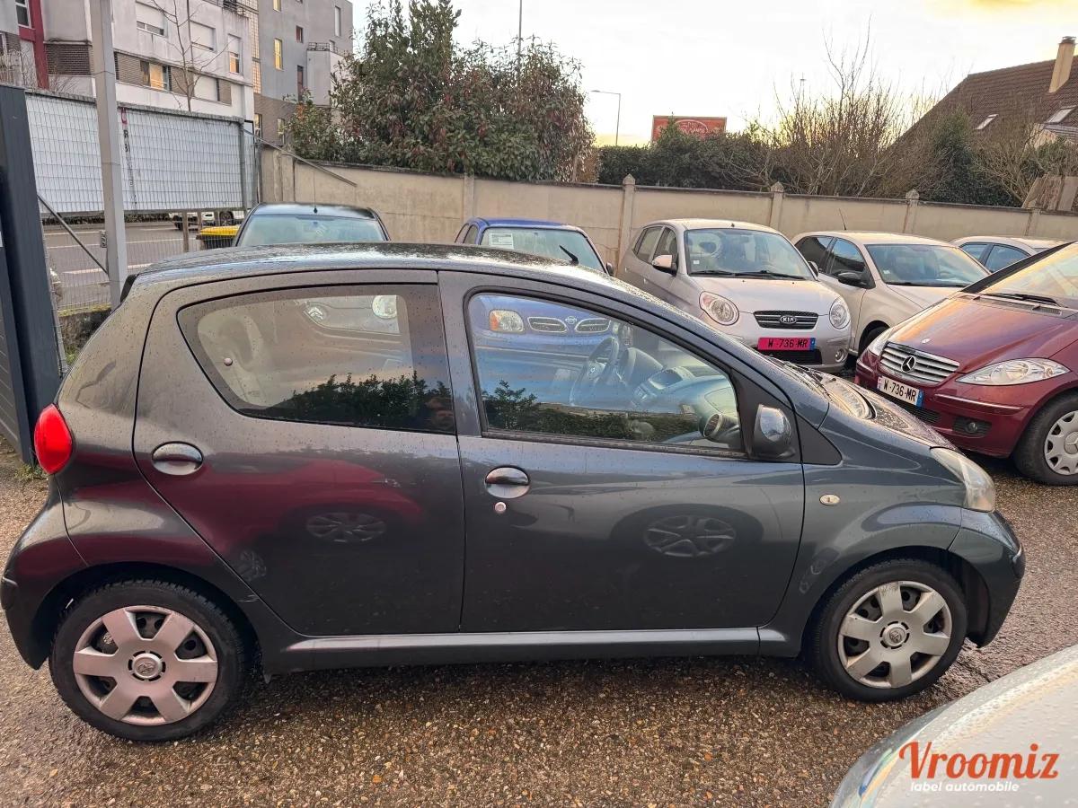 Toyota Aygo 1.0 VVTI 70 CONFORT