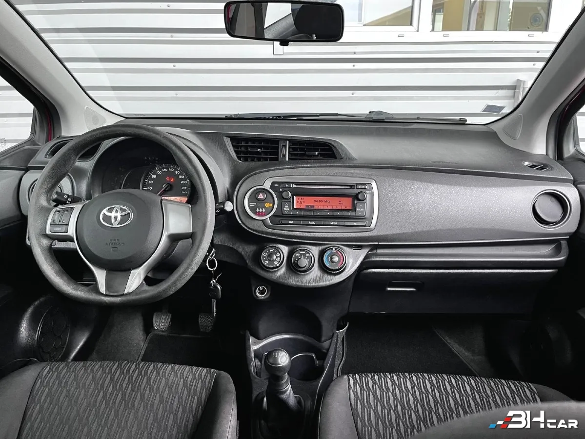 Toyota Yaris - photo 11