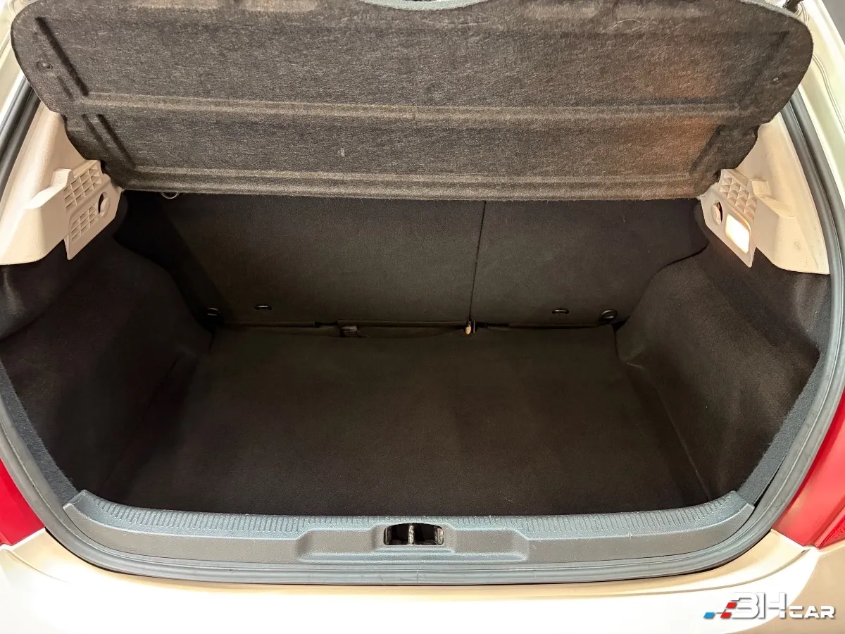 Peugeot 207 - photo 12