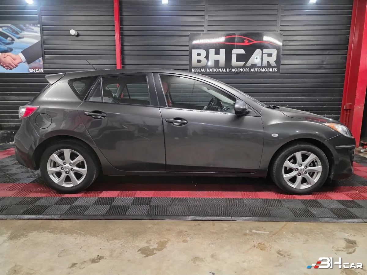 Mazda 3 - photo 4