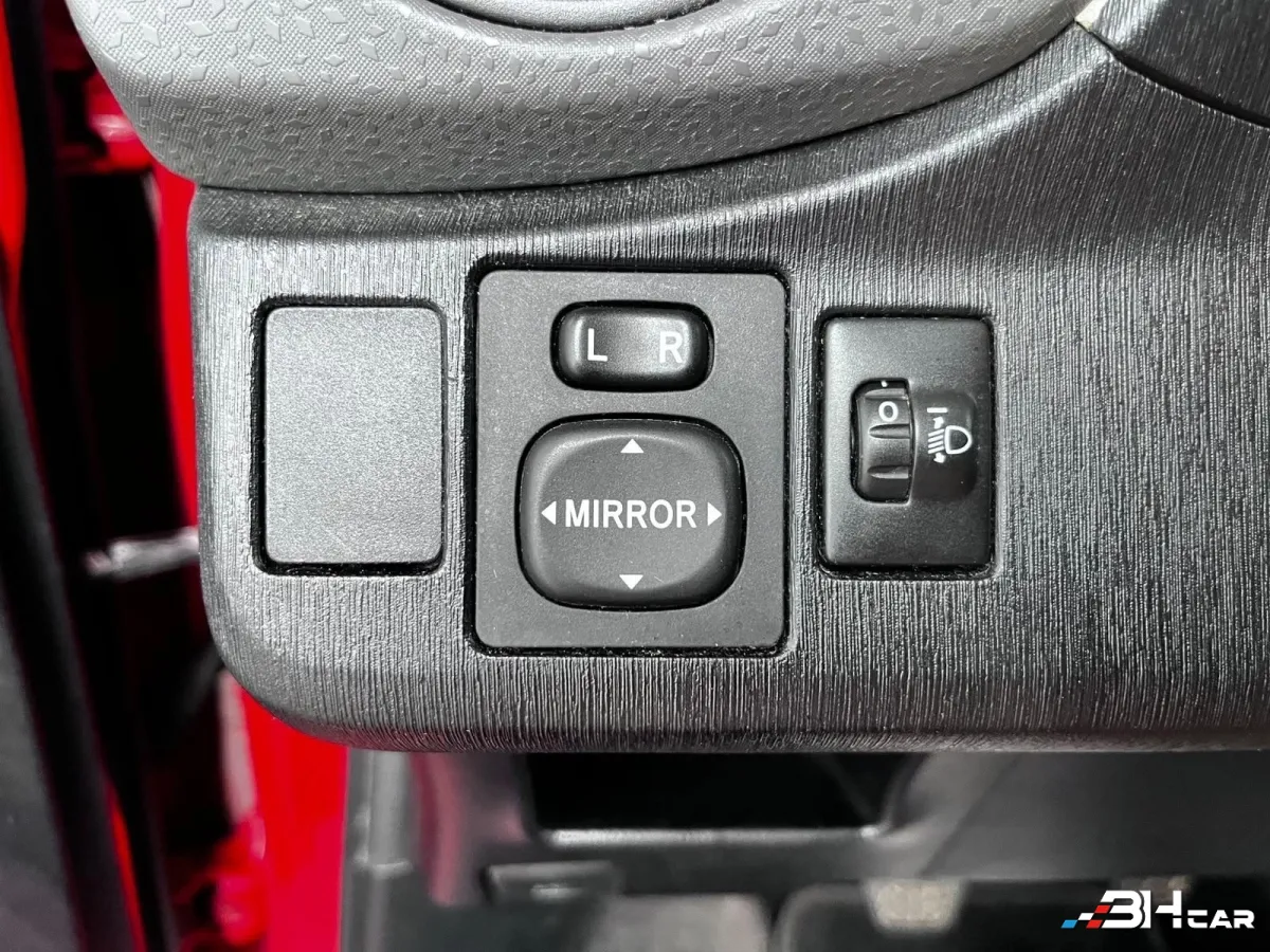 Toyota Yaris - photo 16