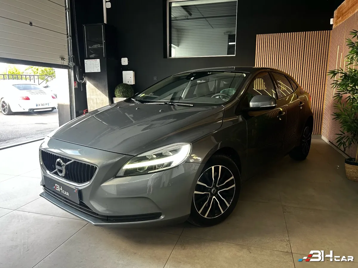 Volvo V40 - photo 3