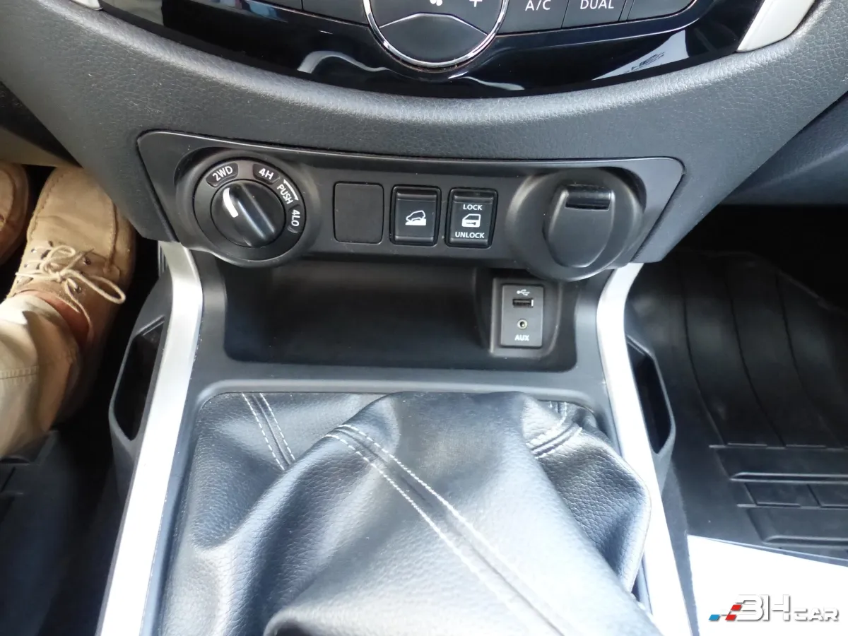 Nissan Np300 Navara - photo 11