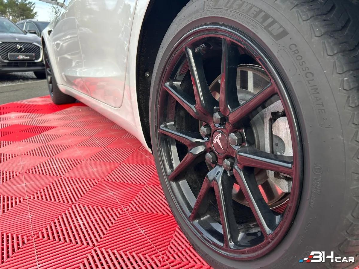 Aperçu indisponible de Tesla Model-3