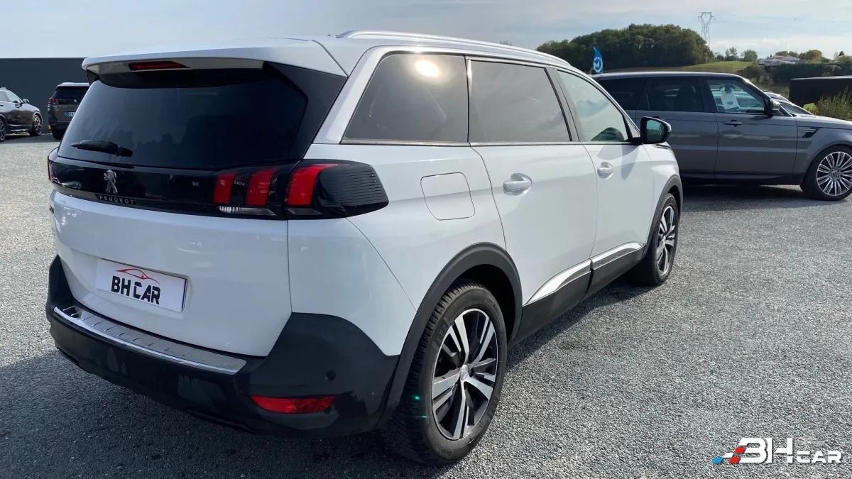 Aperçu indisponible de Peugeot 5008