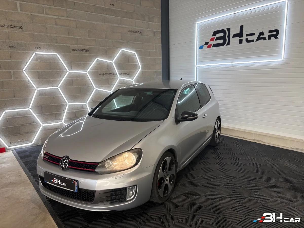 Image: Volkswagen Golf 2.0 TSI 210 GTI DSG BVA