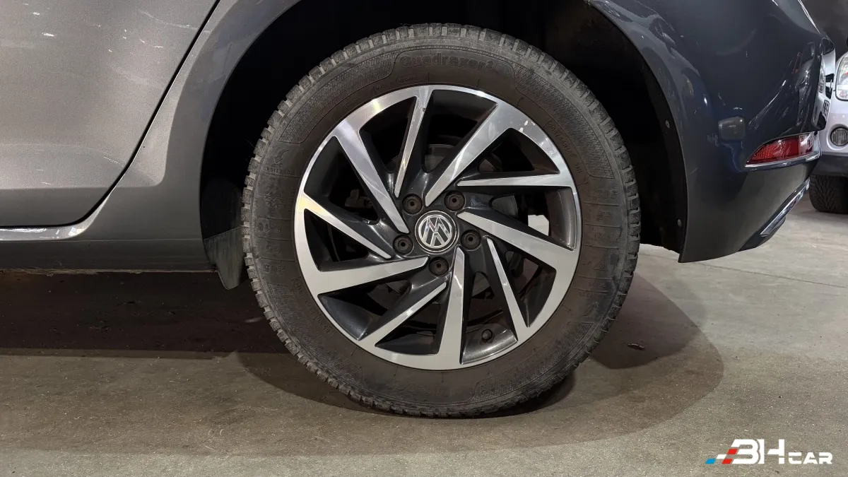 Volkswagen Golf - photo 12