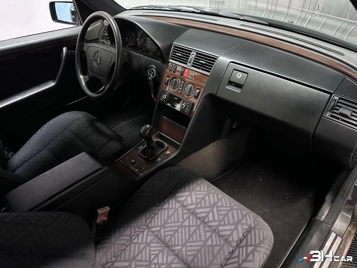 Aperçu indisponible de Mercedes-Benz Classe C