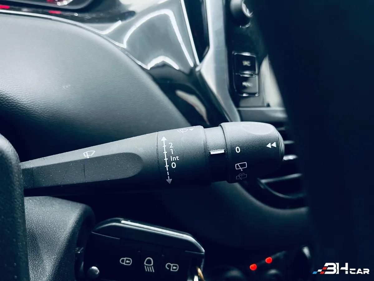 Aperçu indisponible de Peugeot 208