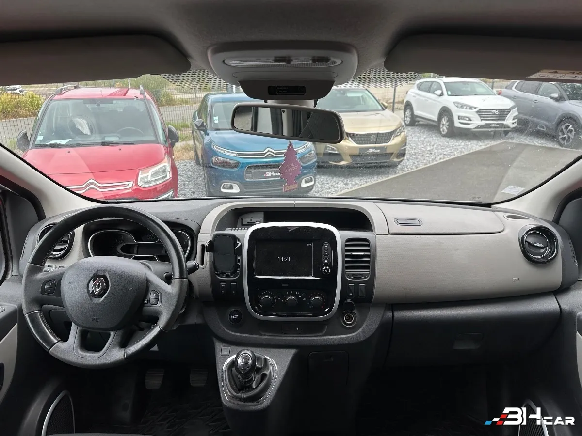 Renault Trafic - photo 11