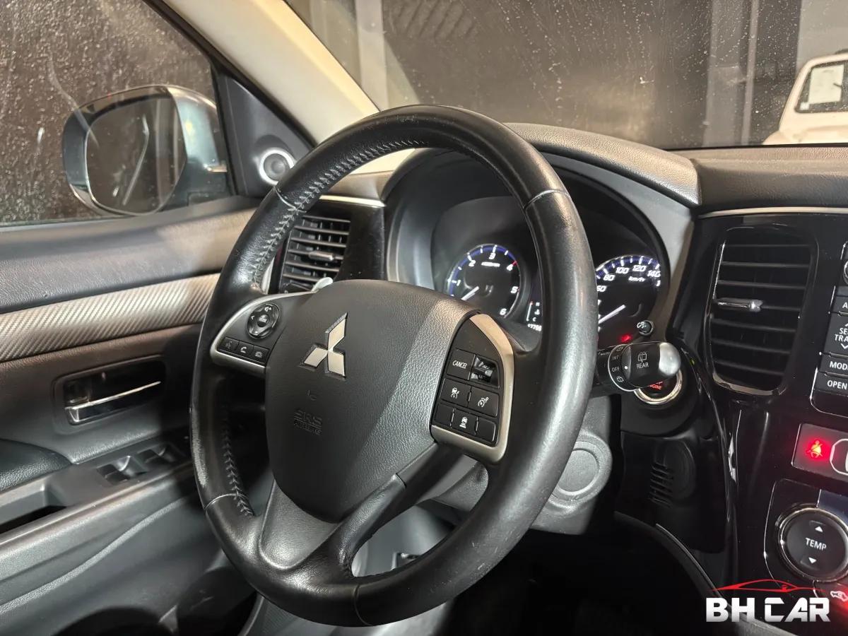 Aperçu indisponible de Mitsubishi Outlander