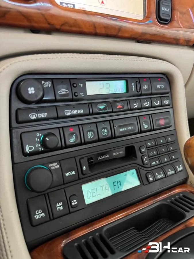 Aperçu indisponible de Jaguar XK8