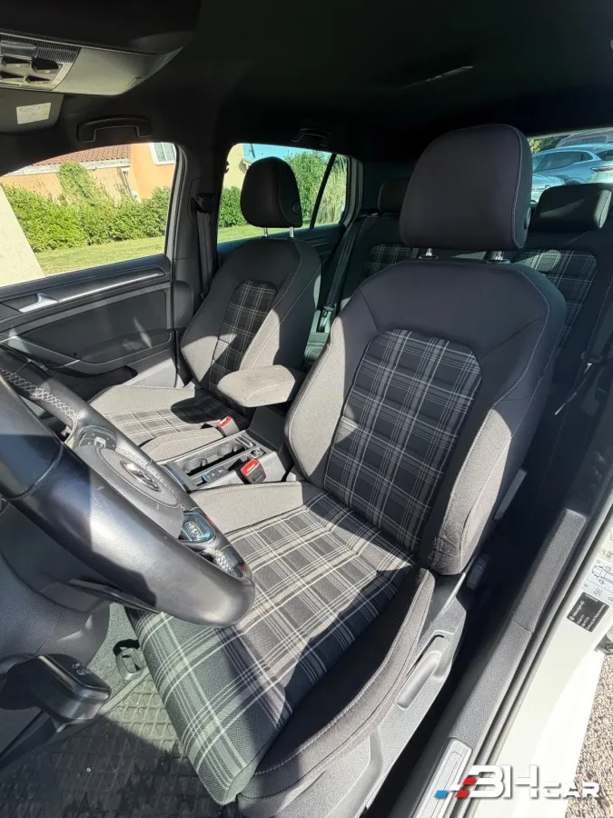 Volkswagen Golf - photo 11