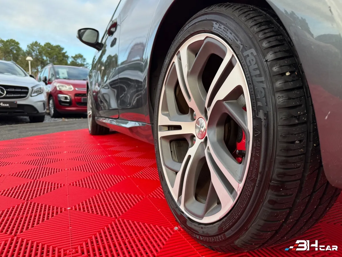 Peugeot 208 - photo 6