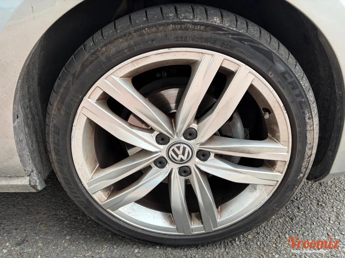 Volkswagen Golf 2.0 TDI 150 BLUEMOTION CARAT DSG BVA