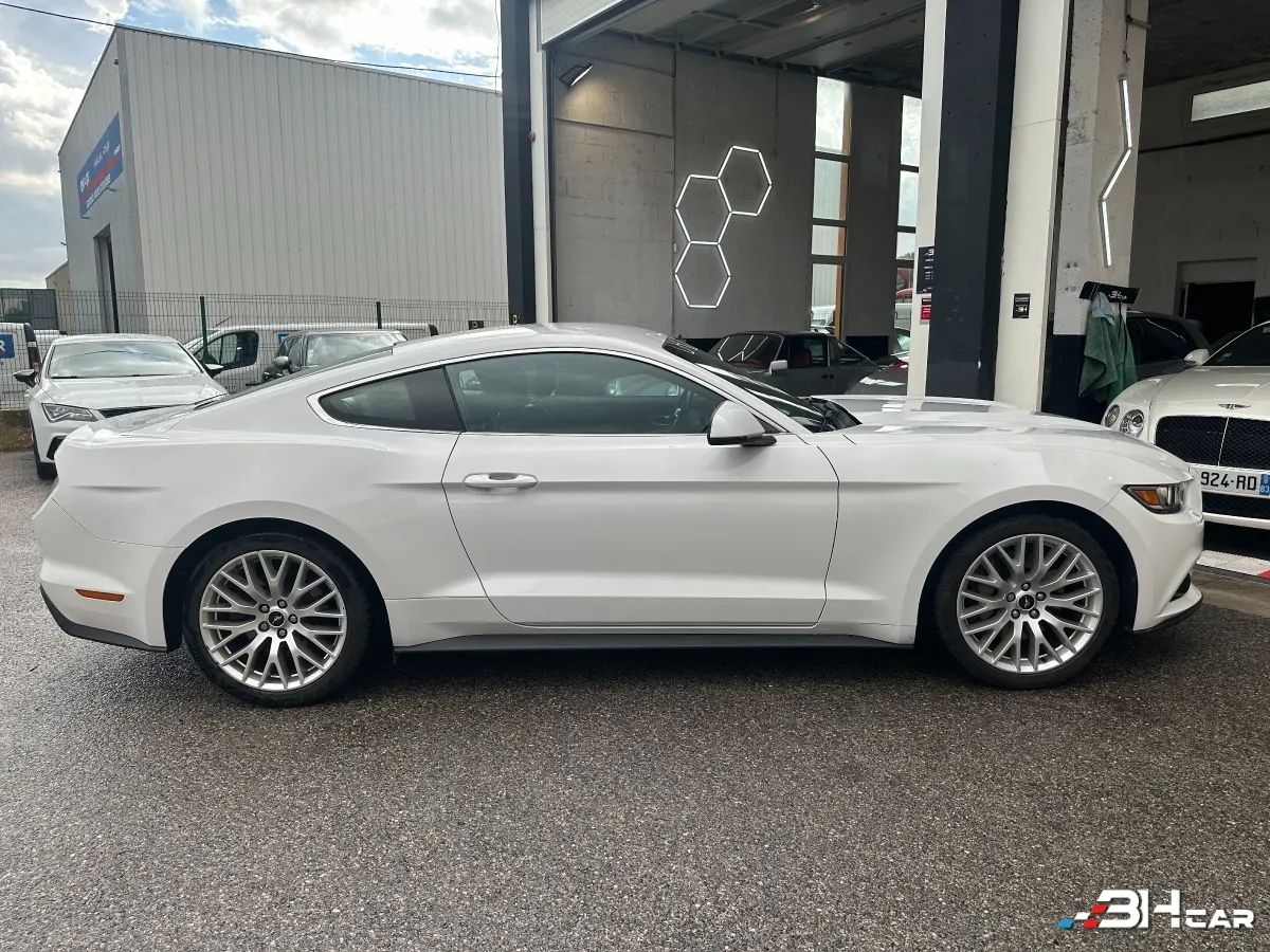 Ford Mustang - photo 5