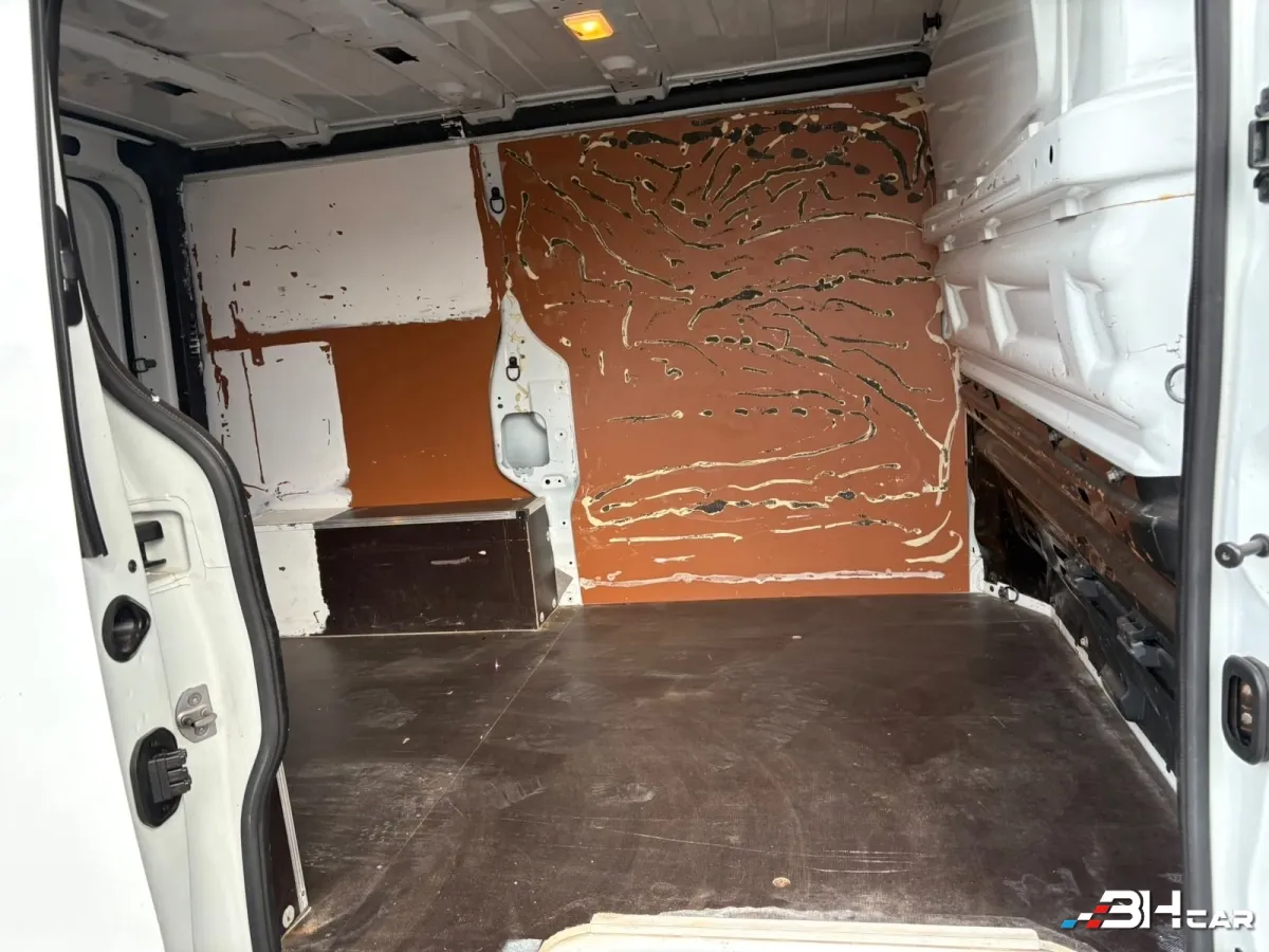Renault Trafic Vu - photo 14