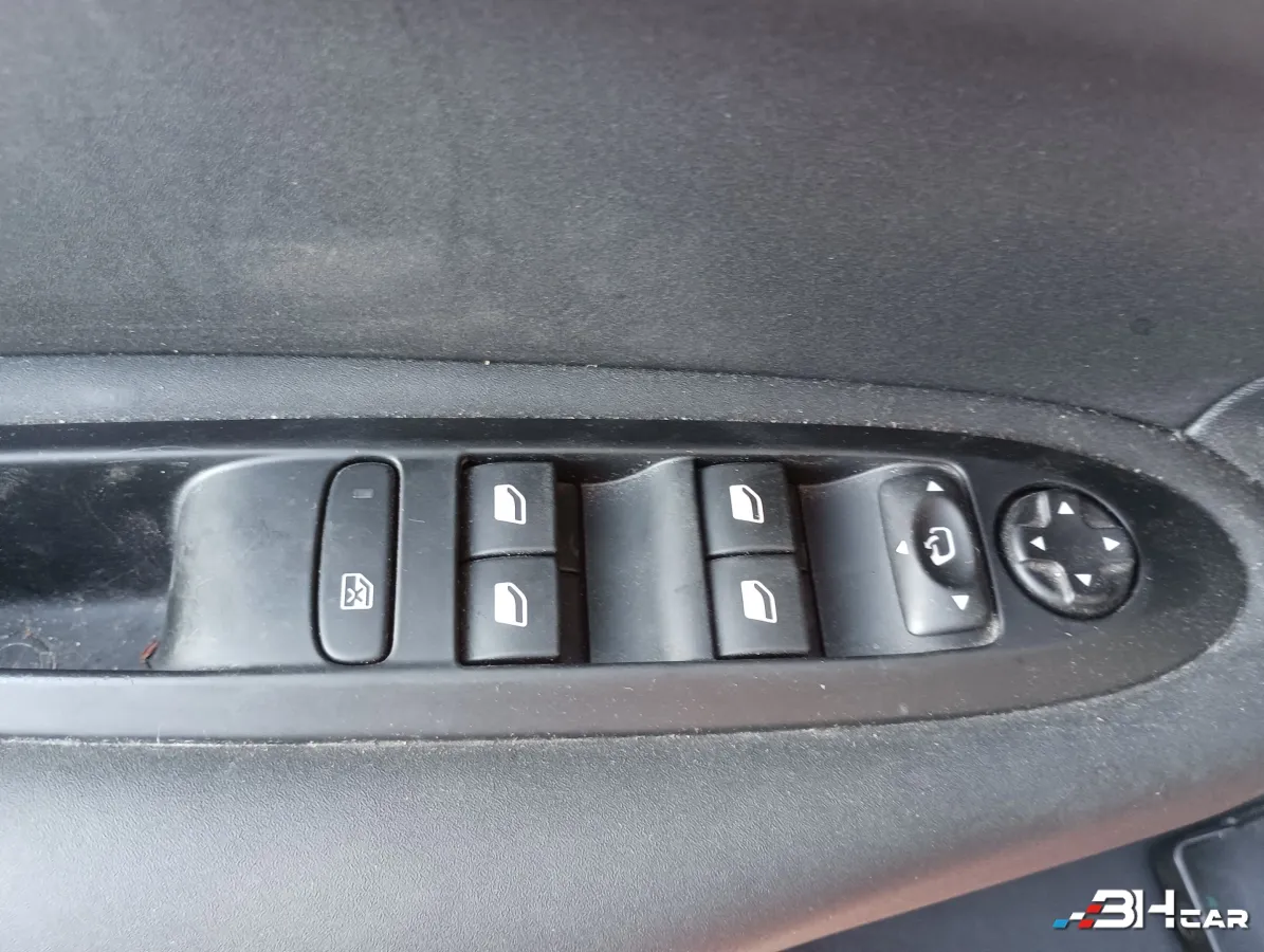 Citroen C4 - photo 28