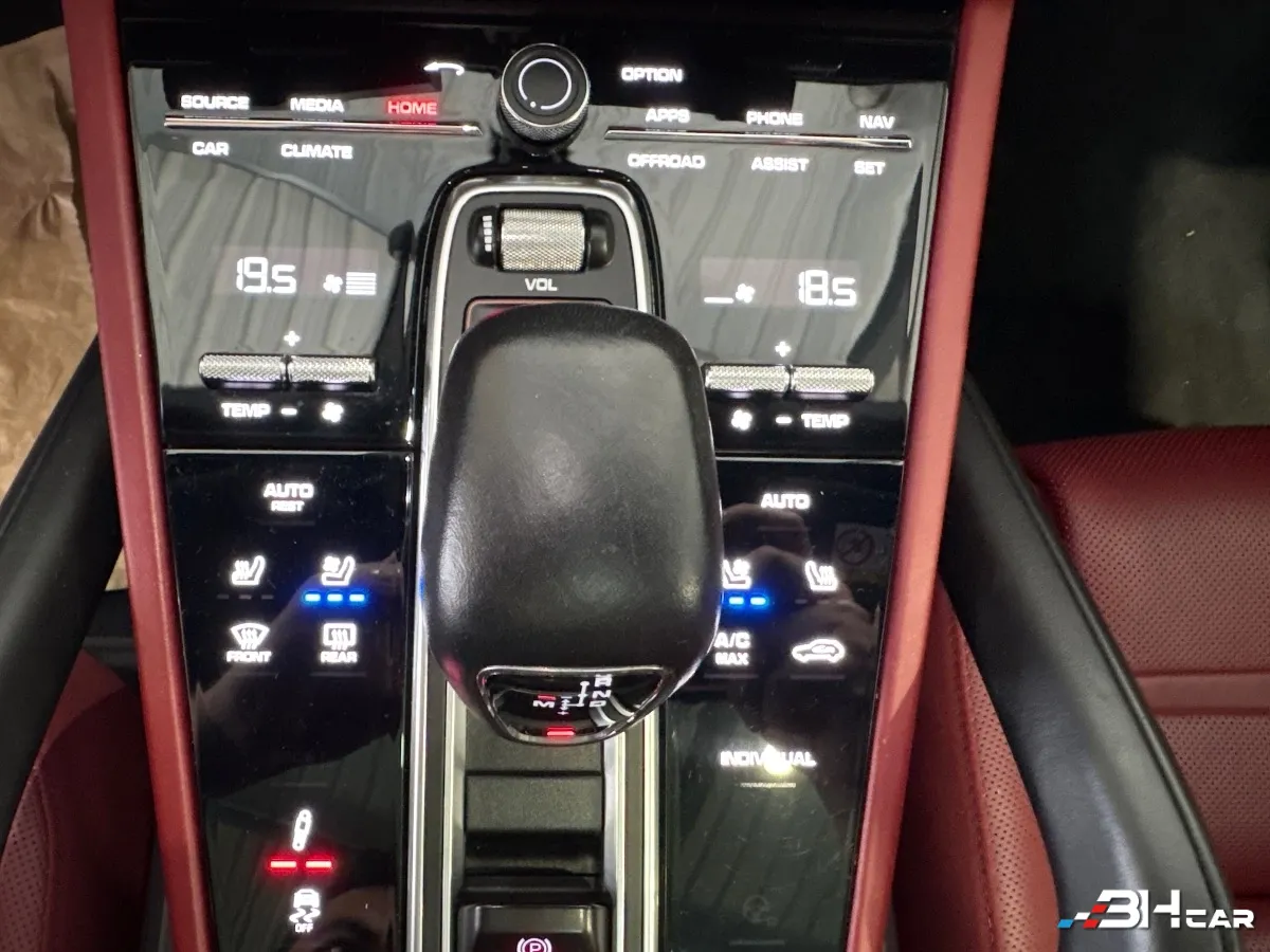 Porsche Cayenne - photo 13