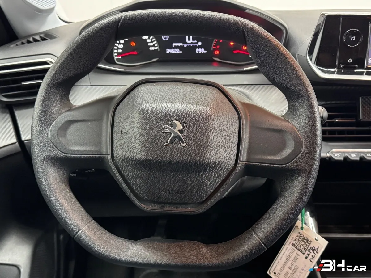 Peugeot 208 - photo 8