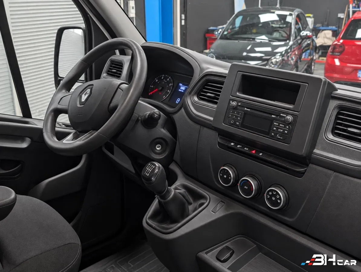 Renault Master Vu - photo 17