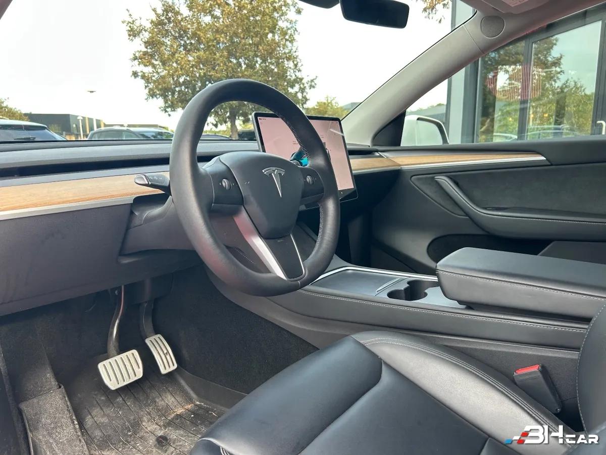 Aperçu indisponible de Tesla Model-y