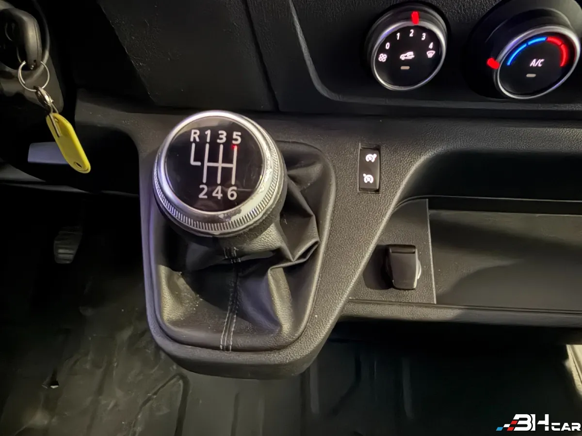 Renault Master Vu - photo 18