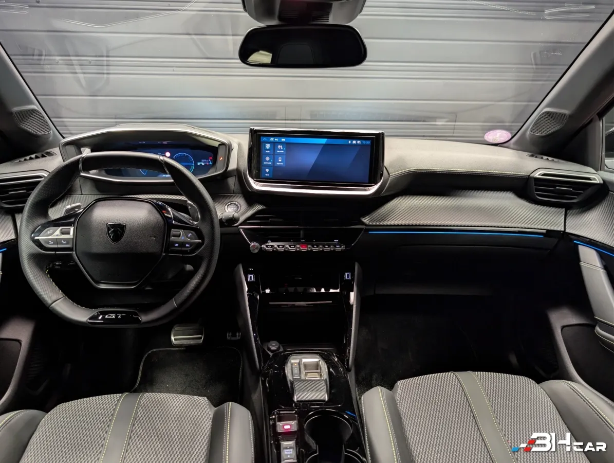 Peugeot 208 - photo 18