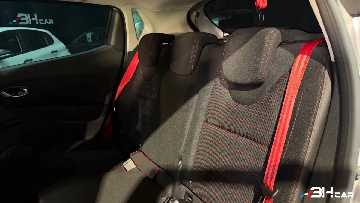 Renault Clio - photo 18