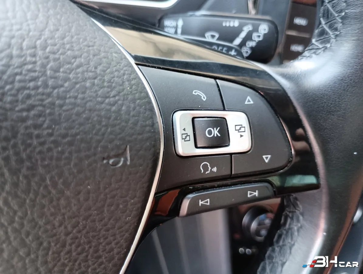 Volkswagen Tiguan - photo 24